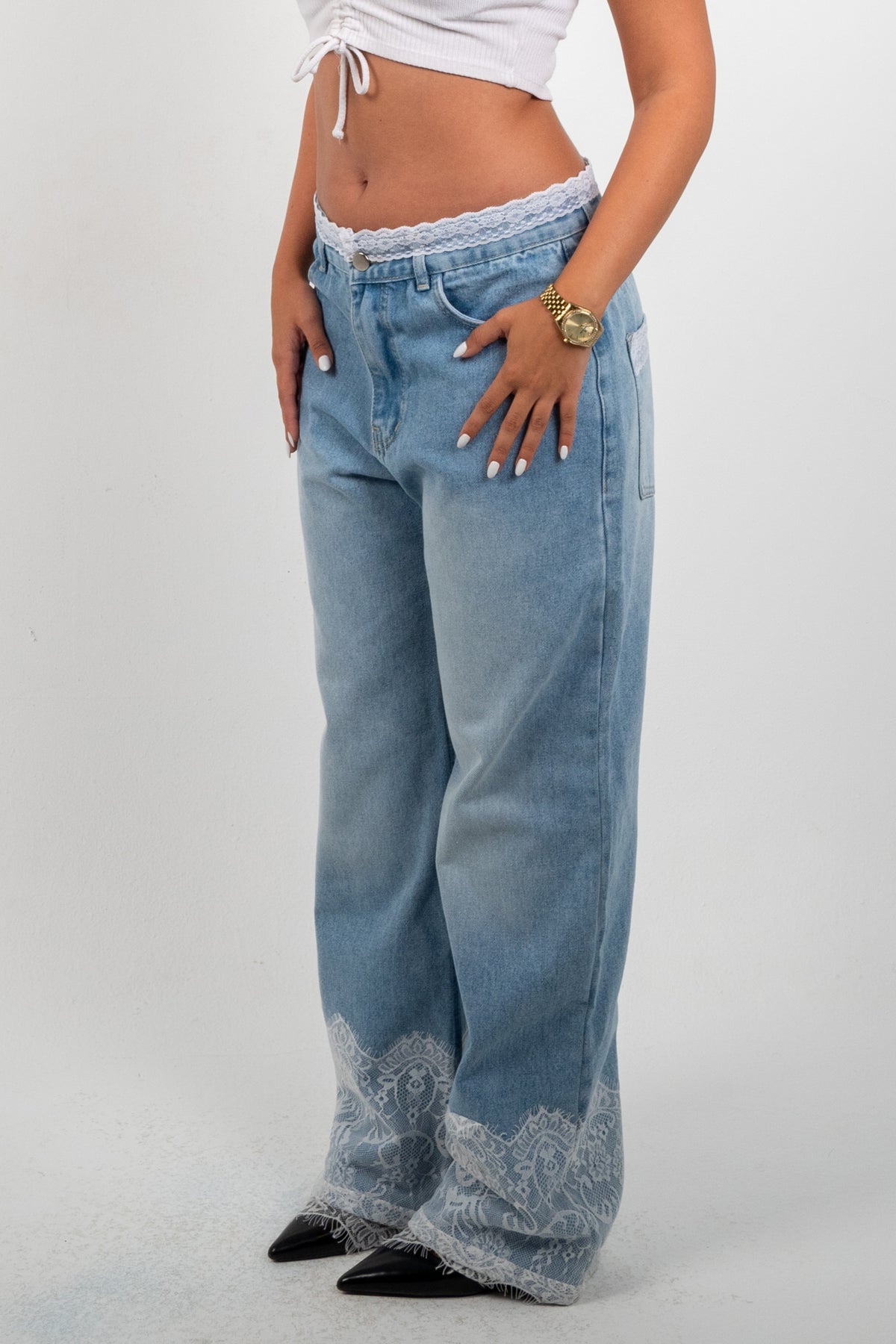 Angel Whisper Jeans, close-up of the waist and cuffs